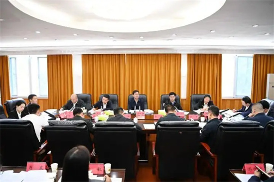 李作勛參加市委辦機關一支部組織生活并宣講《習近平談治國理政》（第五卷）