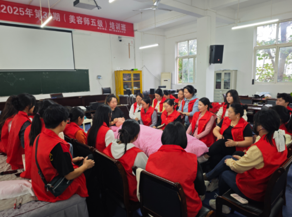銅仁： 精準(zhǔn)培訓(xùn)強(qiáng)技能 助力就業(yè)促發(fā)展
