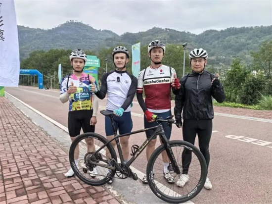 骑游组完赛!冠军是他!