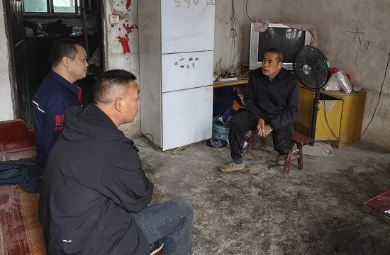 人保财险铜仁分公司:金融助老 人保暖心