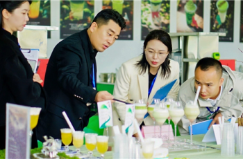 黔茶新潮 调饮风暴 在梵净山下江口……