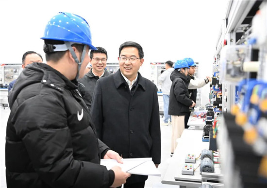 李作勛到銅仁職業(yè)技術(shù)大學(xué)宣講調(diào)研并講授思想政治理論課