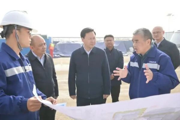 穆嵘坤到玉屏自治县、大龙开发区等地宣讲并调研生态工业发展工作