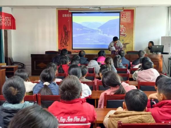 寨英镇开展探索家乡密码文化实践活动