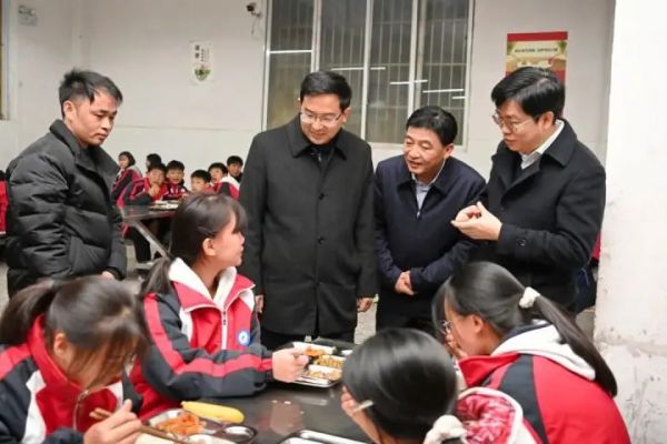 李作勛到沿河自治縣宣講調(diào)研