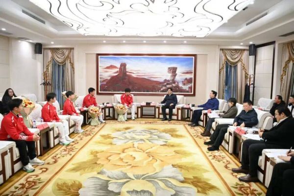 李作勛穆嶸坤會見第十五屆全國運(yùn)動會銅仁籍優(yōu)秀運(yùn)動員代表