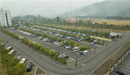 万山区政府停车场、机关食堂明起对外开放~