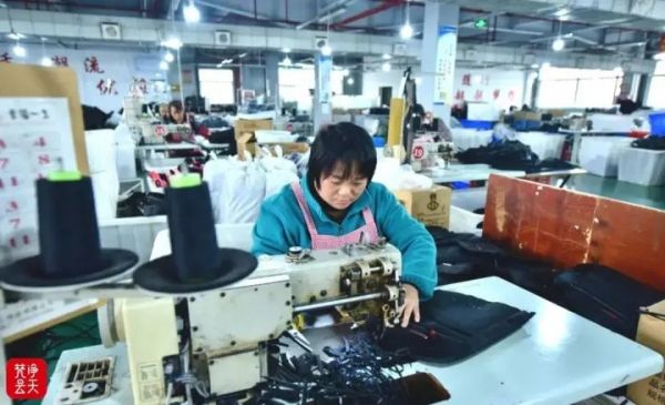 年产200万件大龙开发区箱包出海又出彩