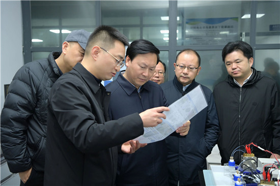 穆嵘坤到铜仁学院宣讲调研并讲授思政课