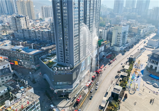 碧江:高层建筑灭火演练 筑牢安全“防火墙”