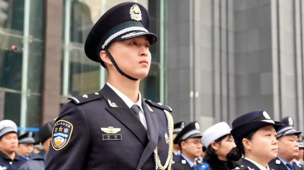 致敬警察节！铜仁公安举行升警旗仪式