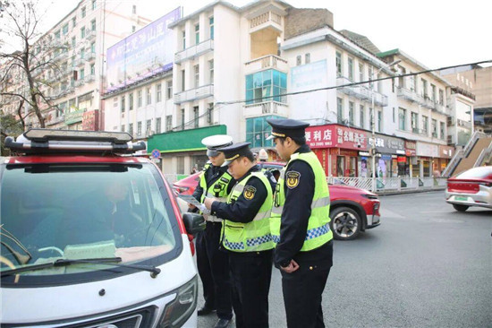 告别 “任性”！印江规范 “老头乐” 出行