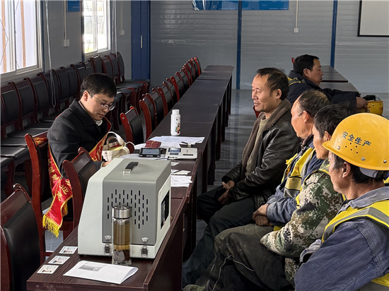 工行铜仁玉屏支行：暖心服务进工地，护航玉天高速建设者“薪”福