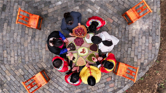 印江：腊八粥香承民俗 非遗欢歌迎新春