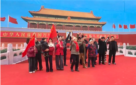 人气爆棚！一幅天安门主题墙绘唤起家国情怀