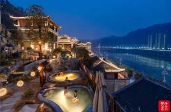 铜仁特色冬游：山泉冰火交响