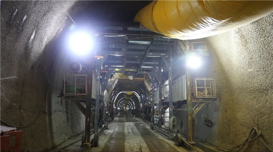 铜吉铁路首座平导主洞横洞顺利贯通