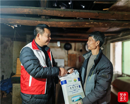 【新春走基层】新春关怀进侗乡 真情温暖退役兵