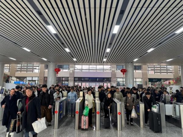 春节假期 铜仁火车站发送旅客约6.9万人次