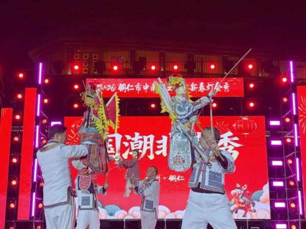 【网络中国节·春节】国潮非遗点亮中南门 新春氛围感拉满