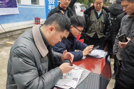 人保财险铜仁思南支公司：保险送下乡  服务利于民