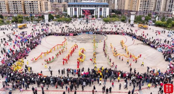 网络中国节·元宵 | 印江：非遗花灯巡游 舞龙嘘花闹元宵