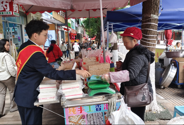 岁末返乡反诈忙 金融守护暖归途——工行铜仁思南支行开展务工返乡人员反诈宣传专项行动