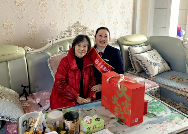 “把银行柜台搬到您家”——工行铜仁延新路支行以暖心服务破解特殊群体金融难题