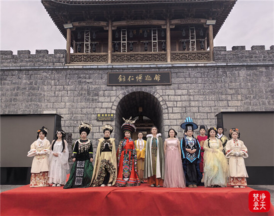 国潮遇见非遗 铜仁“三八”节游园会相当好耍