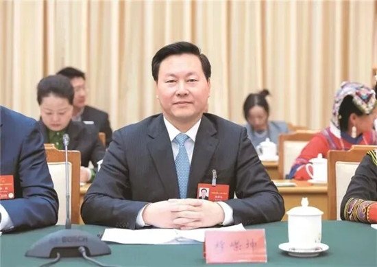 铜仁市长穆嵘坤： 立足生态优势 推动一体发展