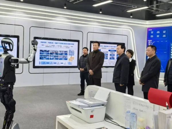 穆嵘坤带队赴国家有关部委和央企汇报对接工作并在京开展招商考察