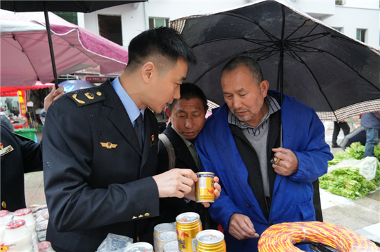 思南开展3·15国际消费者权益日宣传咨询服务活动