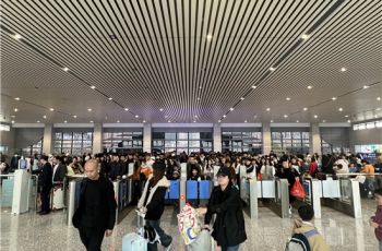 铜仁站多举措护航旅客假期出行