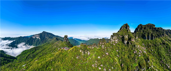 世界自然遗产梵净山迎登山热潮