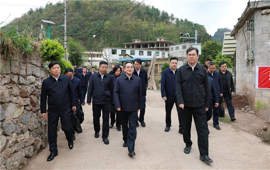 徐麟李炳军在毕节市赫章县调研