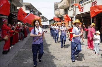 五一假期首日，万山“戏”好多！
