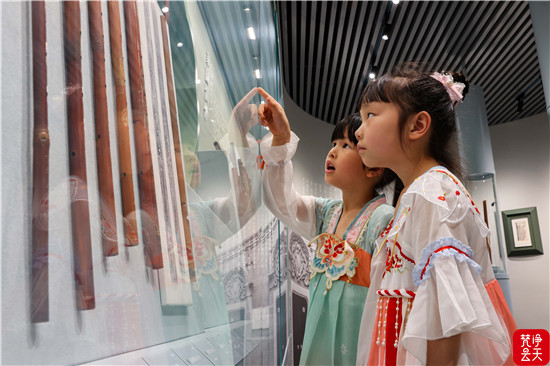 组图|玉屏：走进博物馆 “触摸”箫笛文化年轮