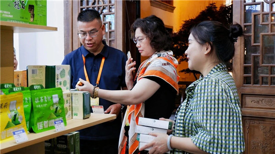 海内外嘉宾齐聚铜仁，探访梵净抹茶发展密码！
