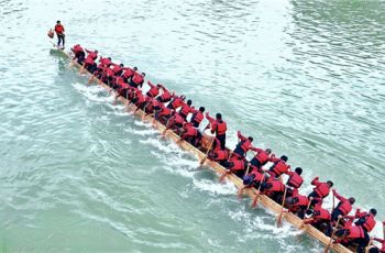 2026年中国传统龙舟大赛（贵州·铜仁·碧江）热身赛激情开赛 