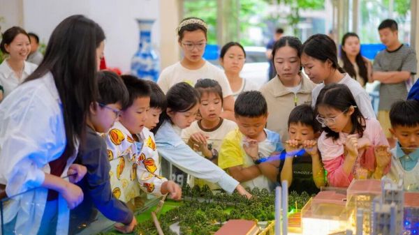 童心探秘垃圾“变宝”,铜仁举办亲子环保研学活动