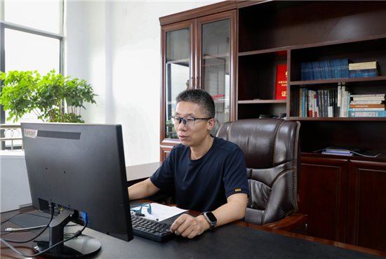 扎根西部的新能源实干家——路杰与百思特的创业之路