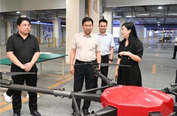 李作勋在碧江高新区、铜仁高新区调研