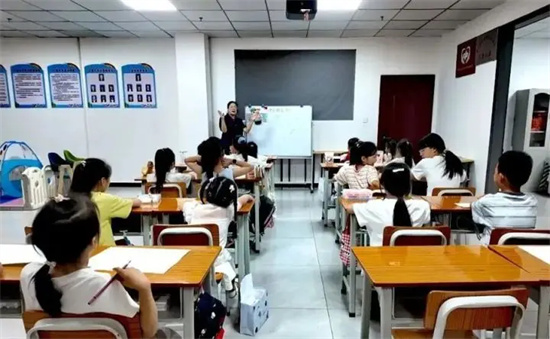 精准托举夏日时光!碧江公益暑托班守护少年儿童成长
