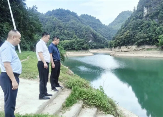 德江督导楠杆乡河道安全及污水处理工作 筑牢生态安全屏障