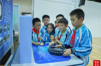 流动科技馆落地江口赋能少年
