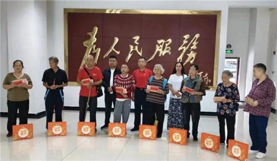 月饼甜,心意更暖!中秋慰问到身边