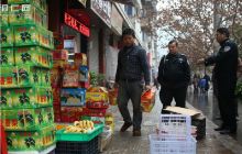 市城管局集中整治占道经营