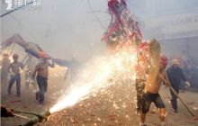 德江十万群众“炸龙”闹元宵