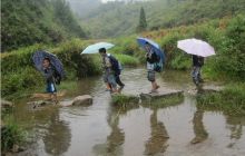 “村支书”与他的“上学路”