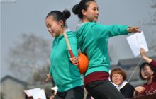 松江河畔趣味体育乐翻天